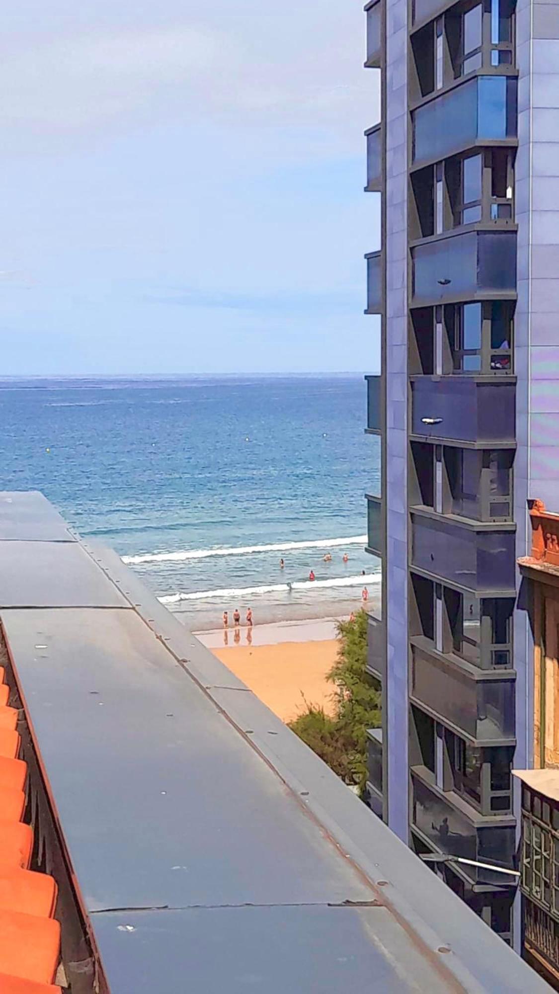 Atico Con Terraza En Playa De San Lorenzo Gijón Extérieur photo